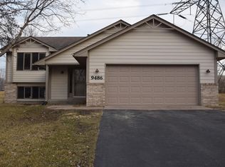 9486 Teakwood Ln N, Maple Grove, MN 55369
