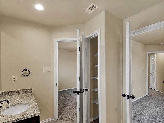 4th image of 170 Samuel Dr #A