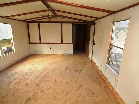 3rd image of 840 Hamilton Dr