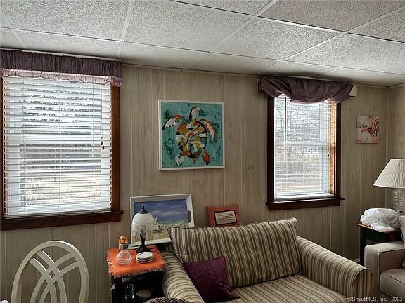 5th image of 35 Driftwood Dr