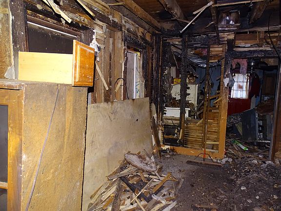 5th image of 215 S Summit St