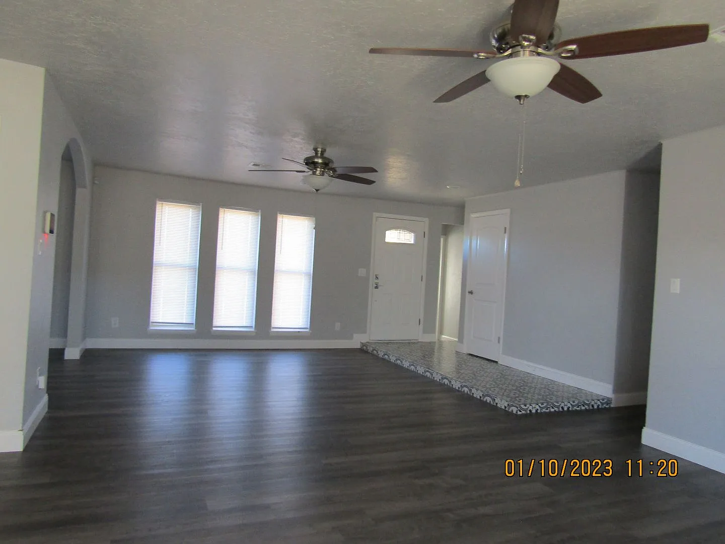 Great home located on the eastside, walking distance to MacArthur Schools. — Photo 4