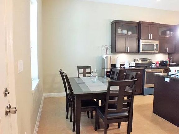 4th image of 104 W Morningside Dr #1