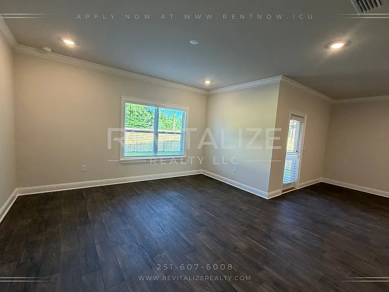 14930 Dayton Cir — Photo 19