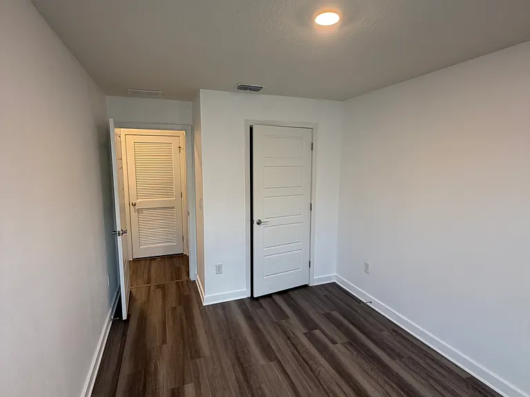 198 E Church Ave — Photo 17