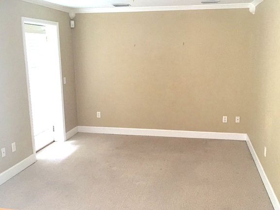 3rd image of 213 E Gaston Ln #Carriage