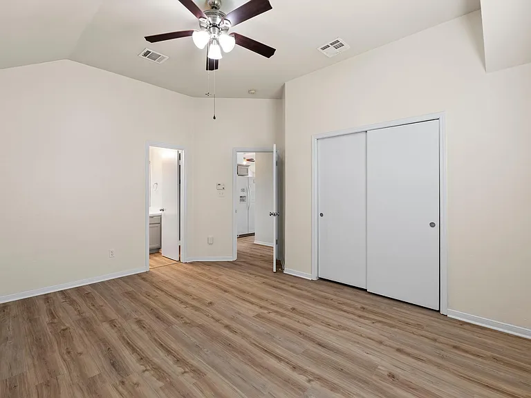1501 Catherine Ct — Photo 15
