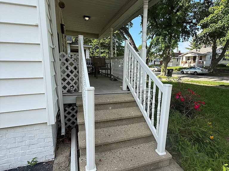 2061 N College St — Photo 19