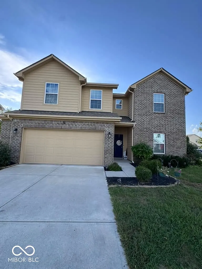4 bed, 2.5 bath, 2343 sqft, $2,500 — Photo 1