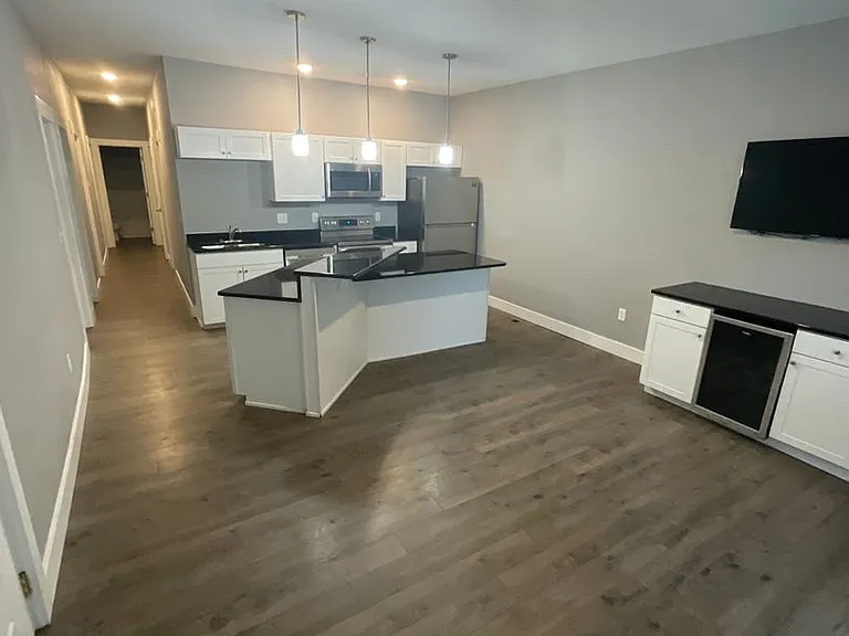 705 N Lincoln St — Photo 31
