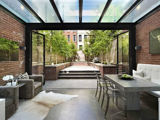 Sold by Sotheby's International Realty | media 1