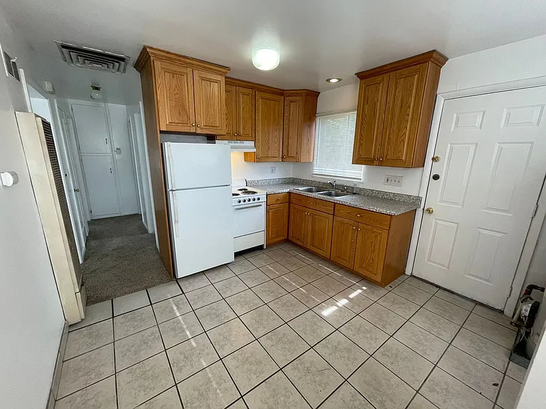 34 W Russett Ave #A — Photo 4