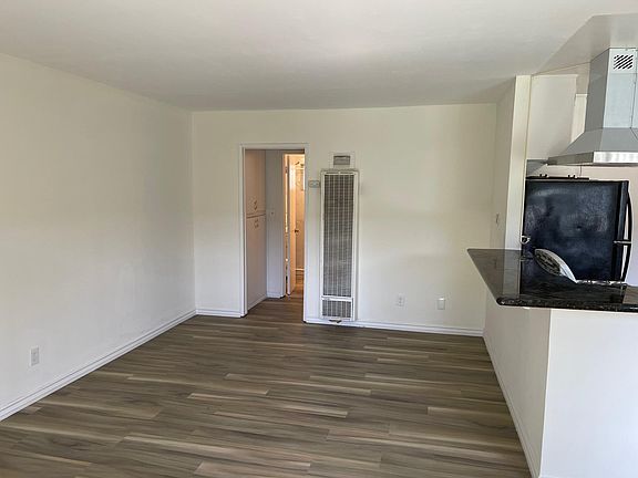 5th image of 323 W 11th St #4