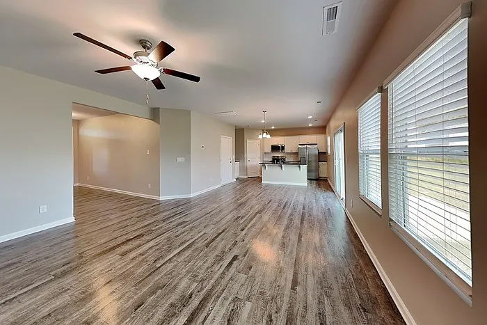 1045 Cloverdale Ct — Photo 5