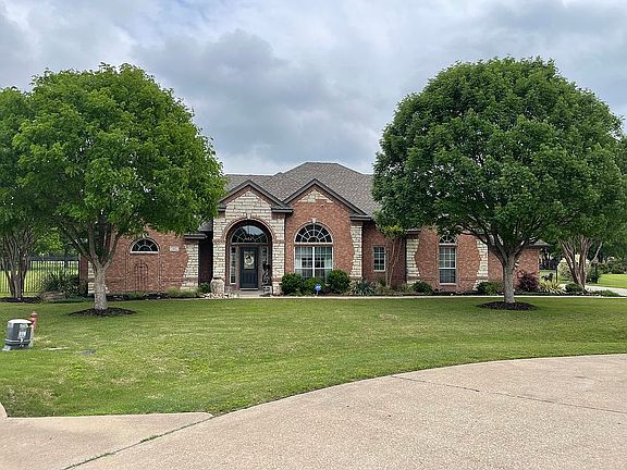 2nd image of 651 Brookvista Ct E
