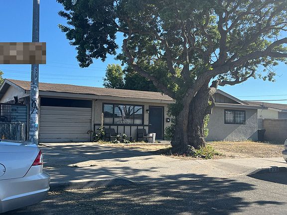 3rd image of 922 W McElhaney Ave