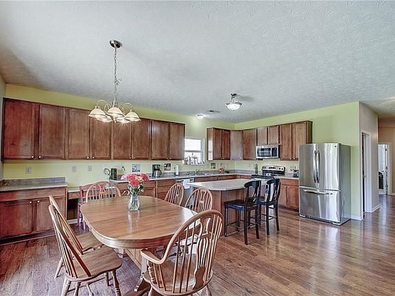 5th image of 7528 Pipestone Dr