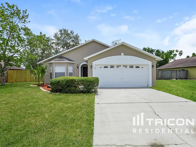 10440 Coconut Grove Ln — Photo 1