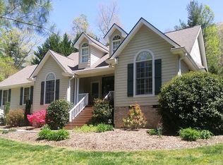 102 White Cedar Ln, Hendersonville, NC 28791