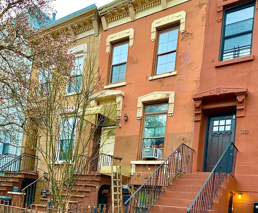 1st image of 311 Quincy St APT 2