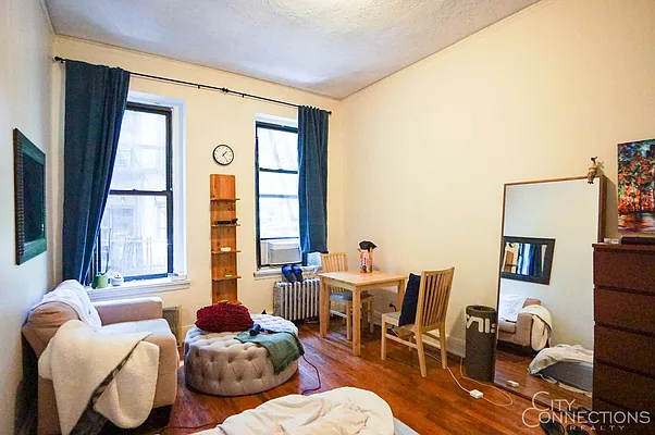 Rented by City Connections Realty | media 23