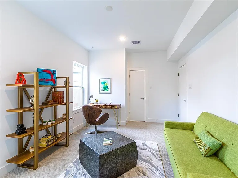 1236 W 25th St #C — Photo 8