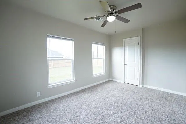 814 E Houston St — Photo 7