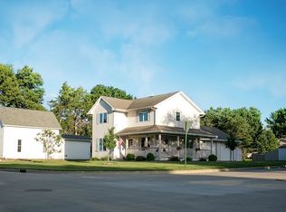 902 E Buchanan St, Winterset, IA 50273