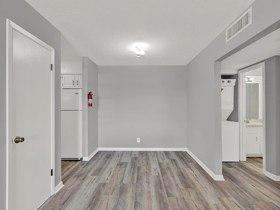 3rd image of 115 W Lagrange St #16