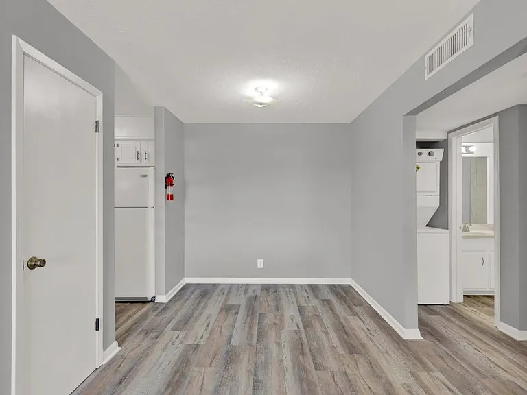 115 W Lagrange St — Photo 3