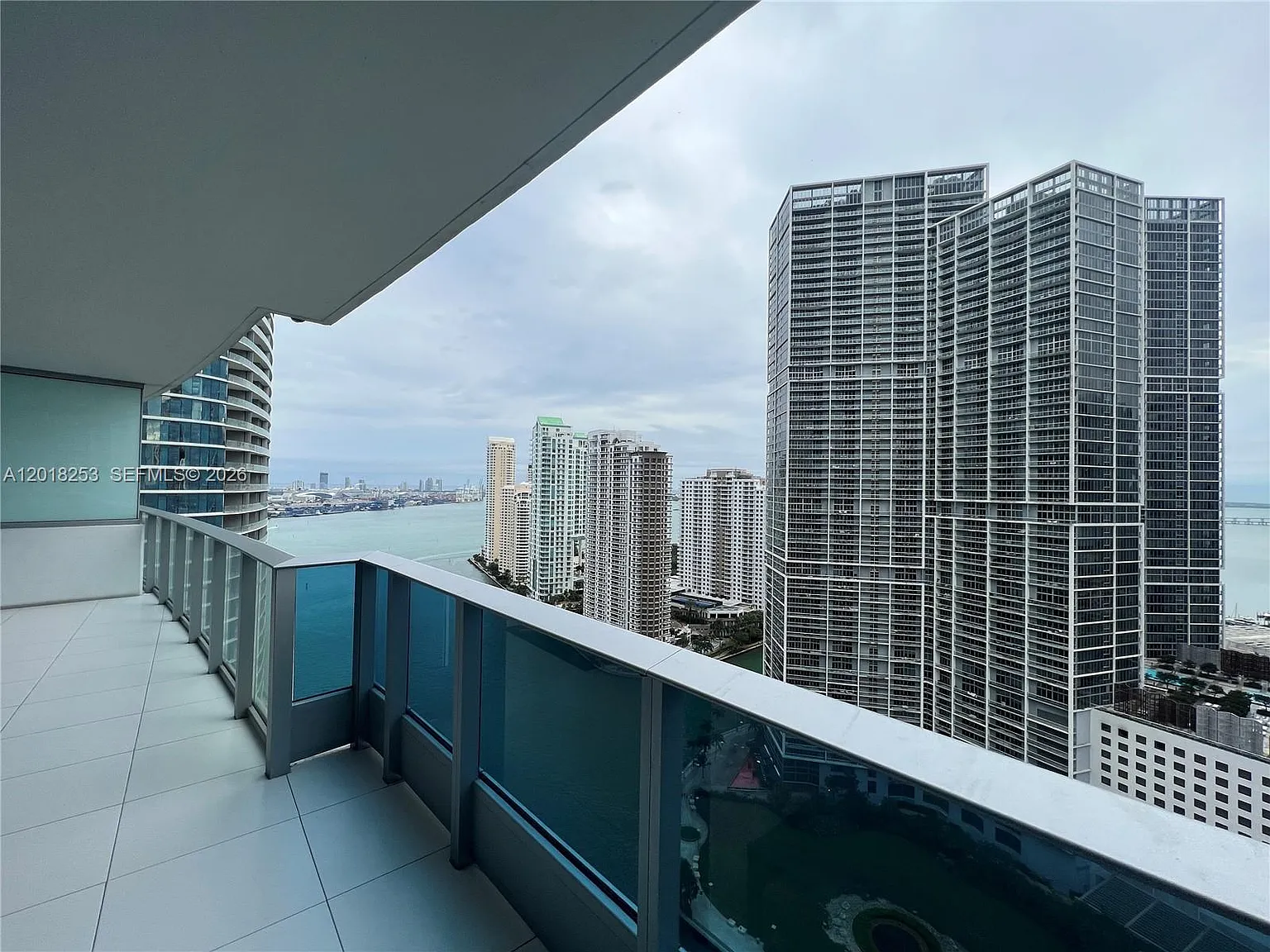 Epic West Condo — Photo 4