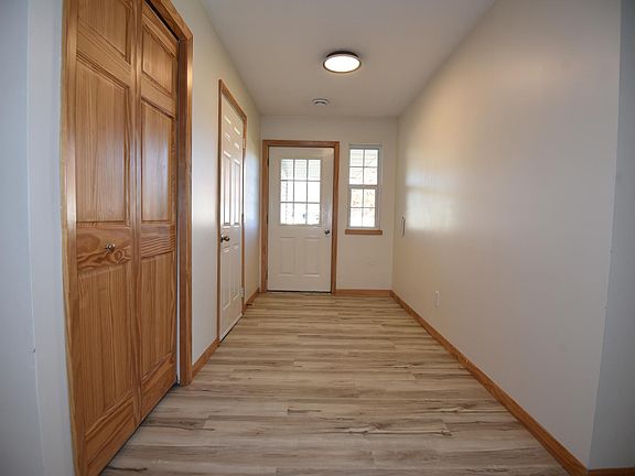 5th image of 804 11th Ave NE