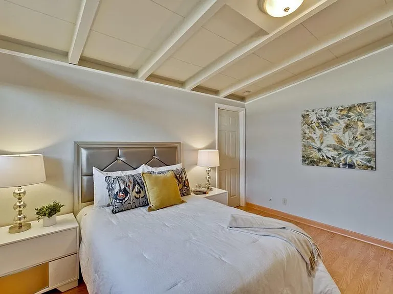 868 Lakehaven Dr — Photo 12