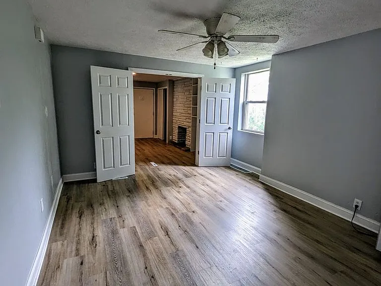 1402 West Sycamore St. — Photo 5