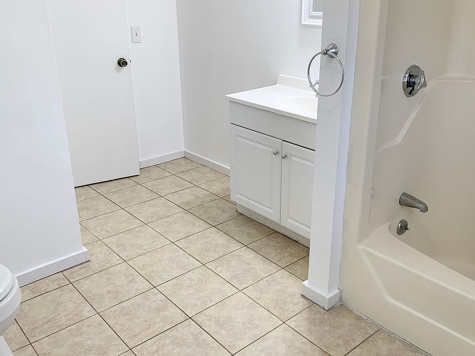 1st image of 5 Holten St APT 5