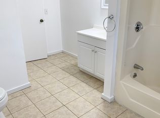 5 Holten St APT 5, Peabody, MA 01960