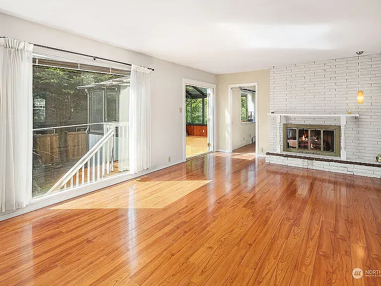 1411 112th Ave NE
