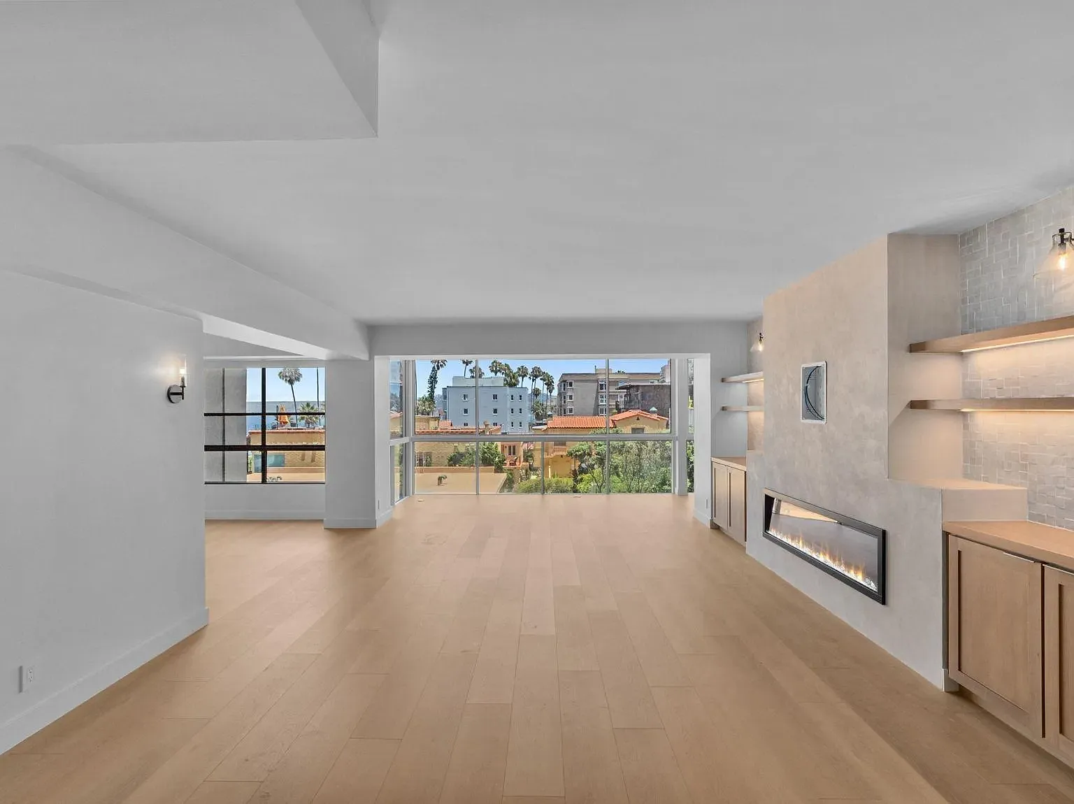 2 bed, 2.0 bath, 1950 sqft, $8,500 — Photo 3