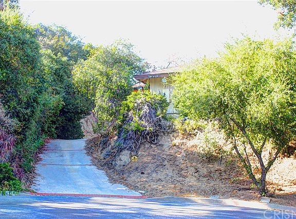 2nd image of 1243 Flintridge Ave