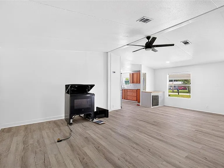 6766 NE 1st Pl — Photo 7