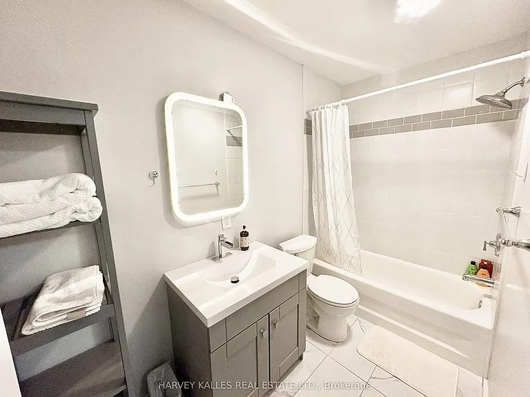 11 Saint Patricks Sq #2 — Photo 8