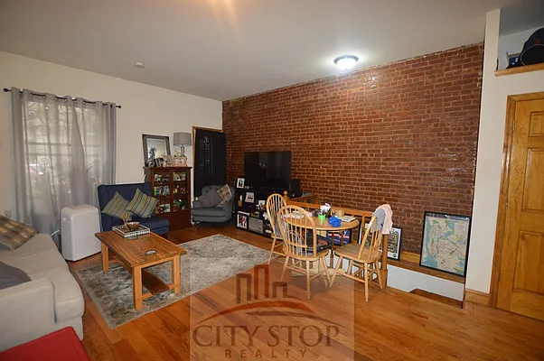 Rented by City Stop Realty | media 23