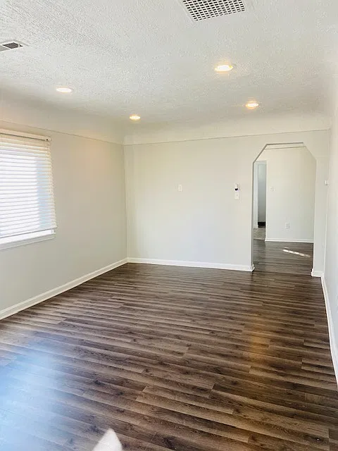 3 bed, 1290 sqft, $1,500 — Photo 2
