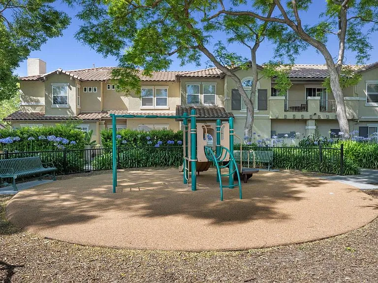 6331 Citracado Cir — Photo 32
