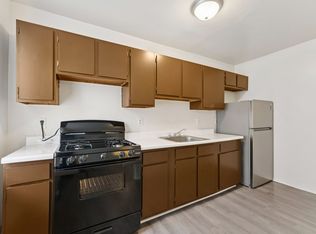 Oaklane Court, Philadelphia, PA 19126