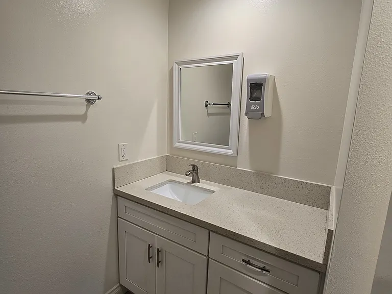 10611 Lexington St — Photo 10