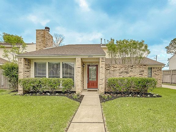 2nd image of 2519 Country Place Dr