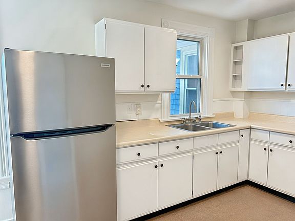 3rd image of 8 Main St #2