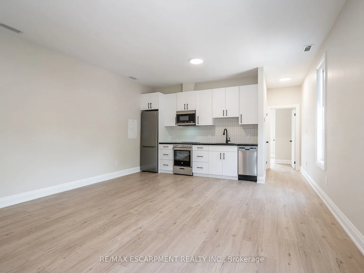 2 bed, $2,275 — Photo 4