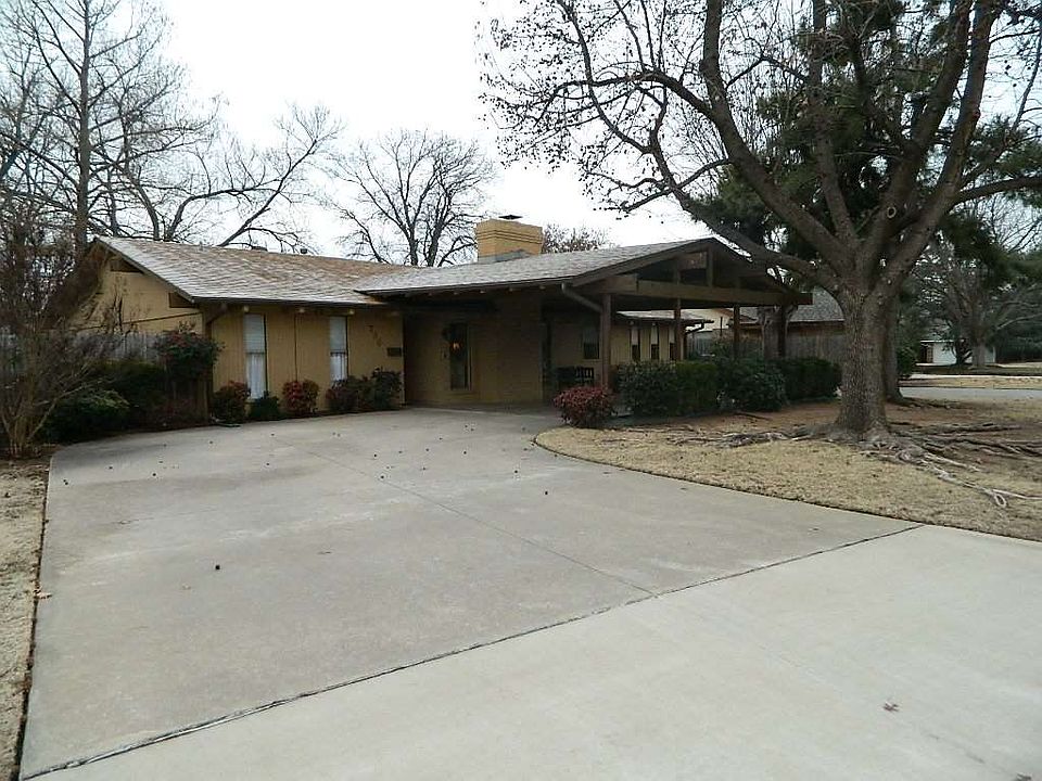 1st image of 730 NW Heinzwood Cir
